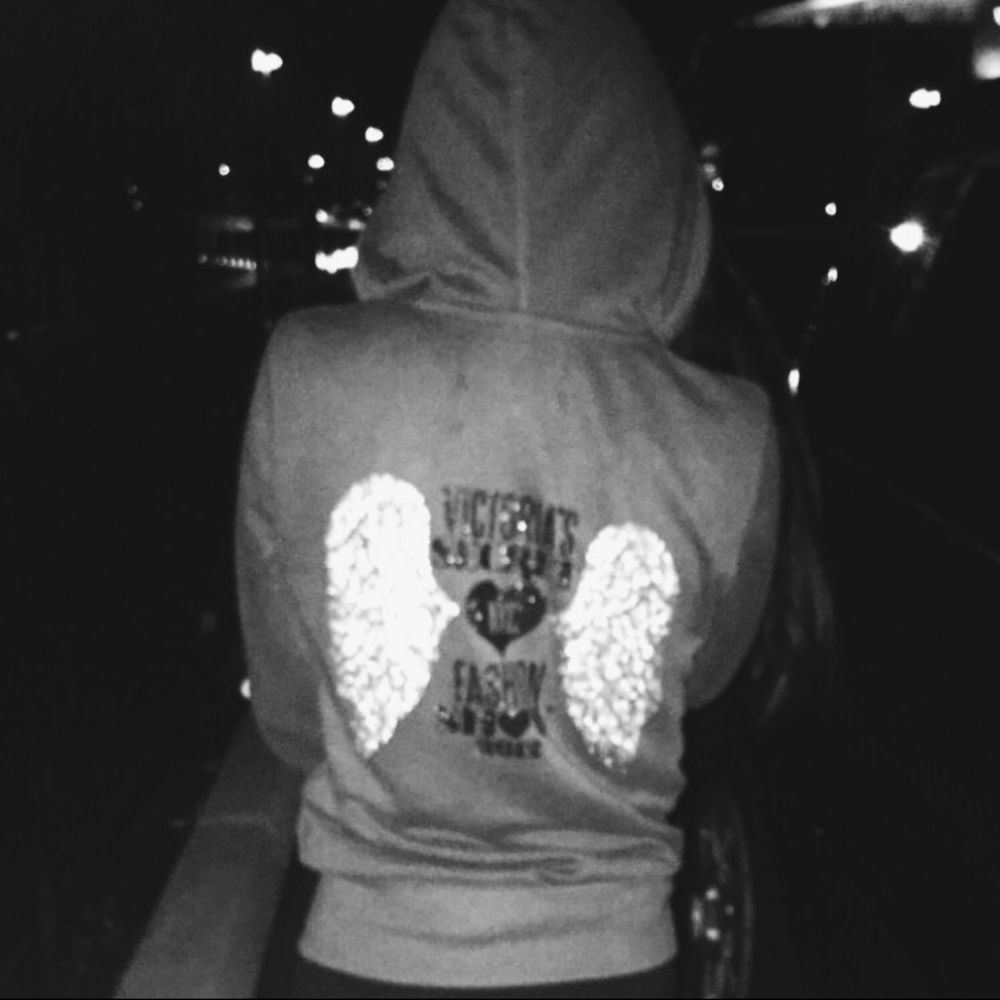 Angel zip up